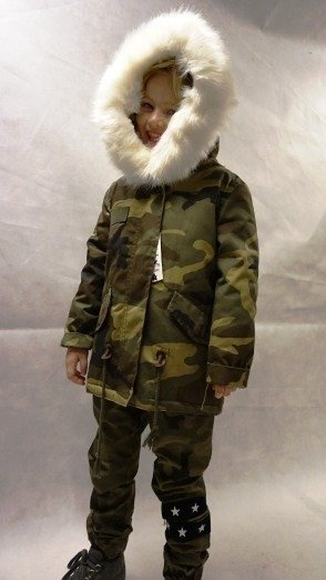 Kurtka zimowa dziewczęca parka moro z białym futrem