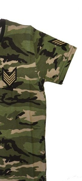 T-shirt/koszulka moro z krótkim rękawem chłopięcy/dziecięcy/młodzieżowy z naszywkami.