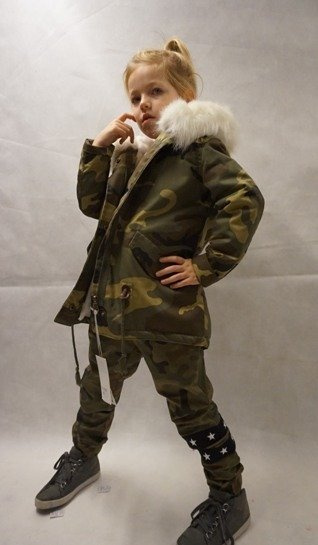 Kurtka zimowa dziewczęca parka moro z białym futrem