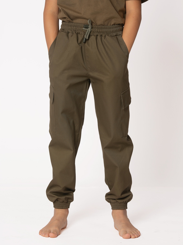 Spodnie joggery chłopięce olivka Produkt Polski