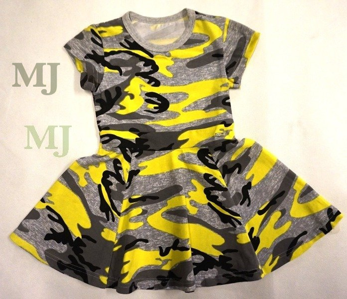 Sukienka dziewczęca w kamuflażu moro.