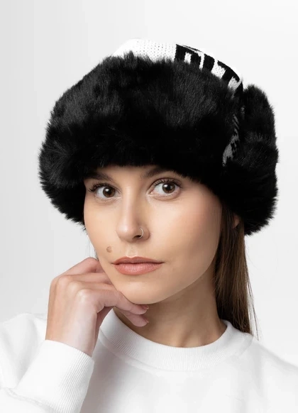 Czapka zimowa Mission Bay PitBull West Coast biała – ciepło i styl