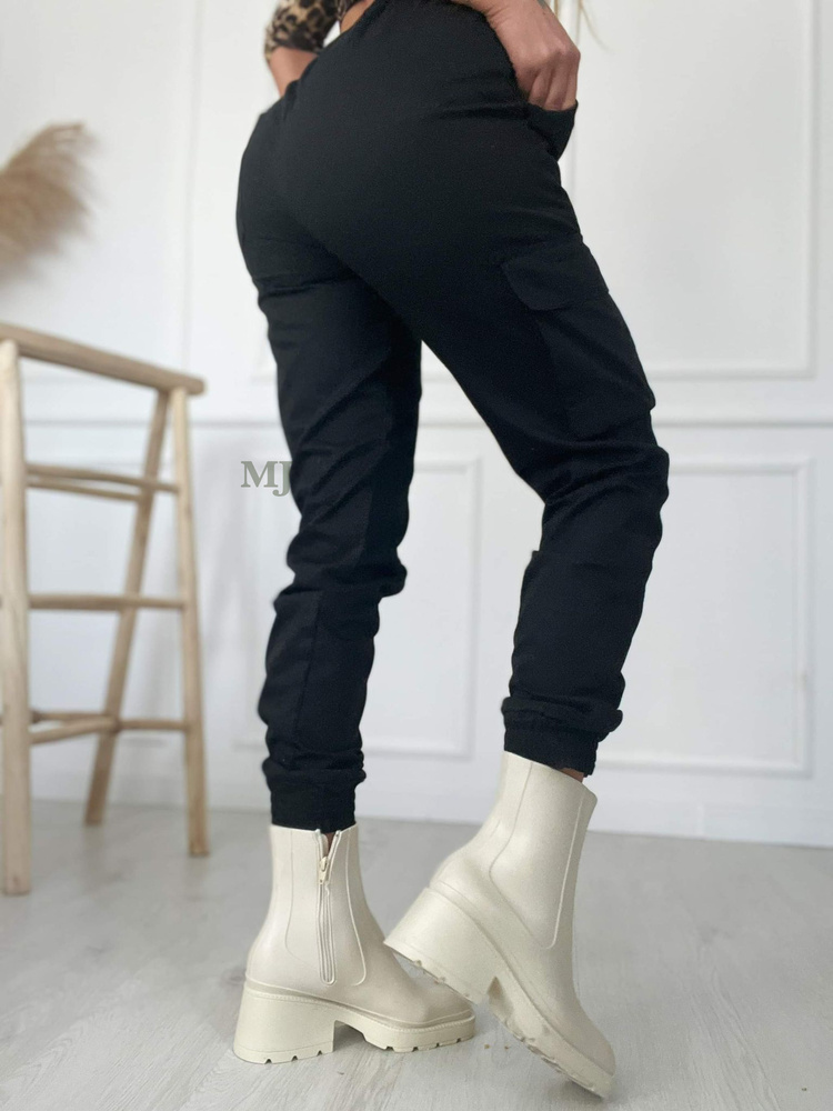 Spodnie joggery damskie black z kieszenią na nogawce