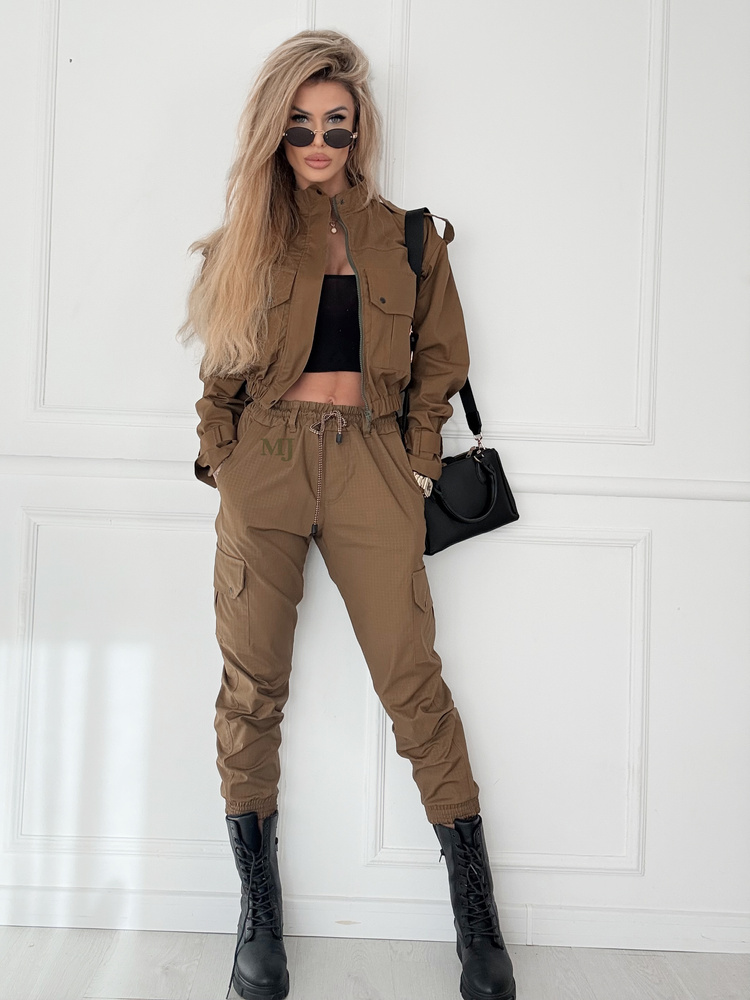 Stylowy komplet damski w kolorze piaskowym Coyote