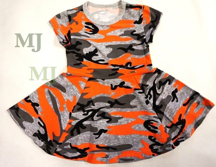 Sukienka dziewczęca w kamuflażu moro.