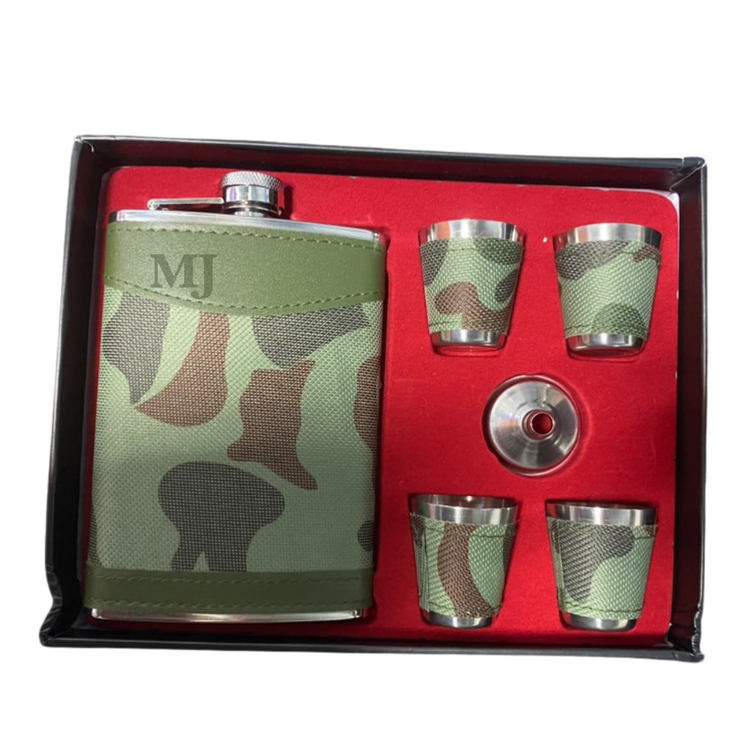 Piersiówka +4 kieliszki oraz lejek moro