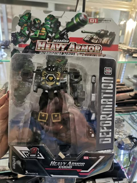 Robot transformer czołg